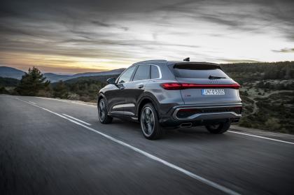 Audi: Πρεμιέρα επί ελληνικού εδάφους για τα νέα A5, Q5 και Q6 e-tron